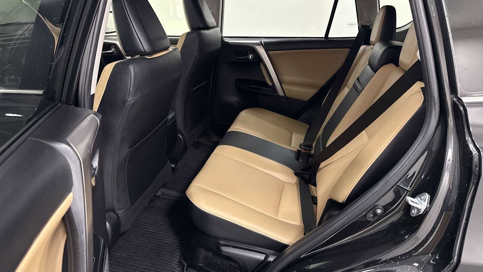 Thumbnail: 2017 Toyota RAV4 - 25