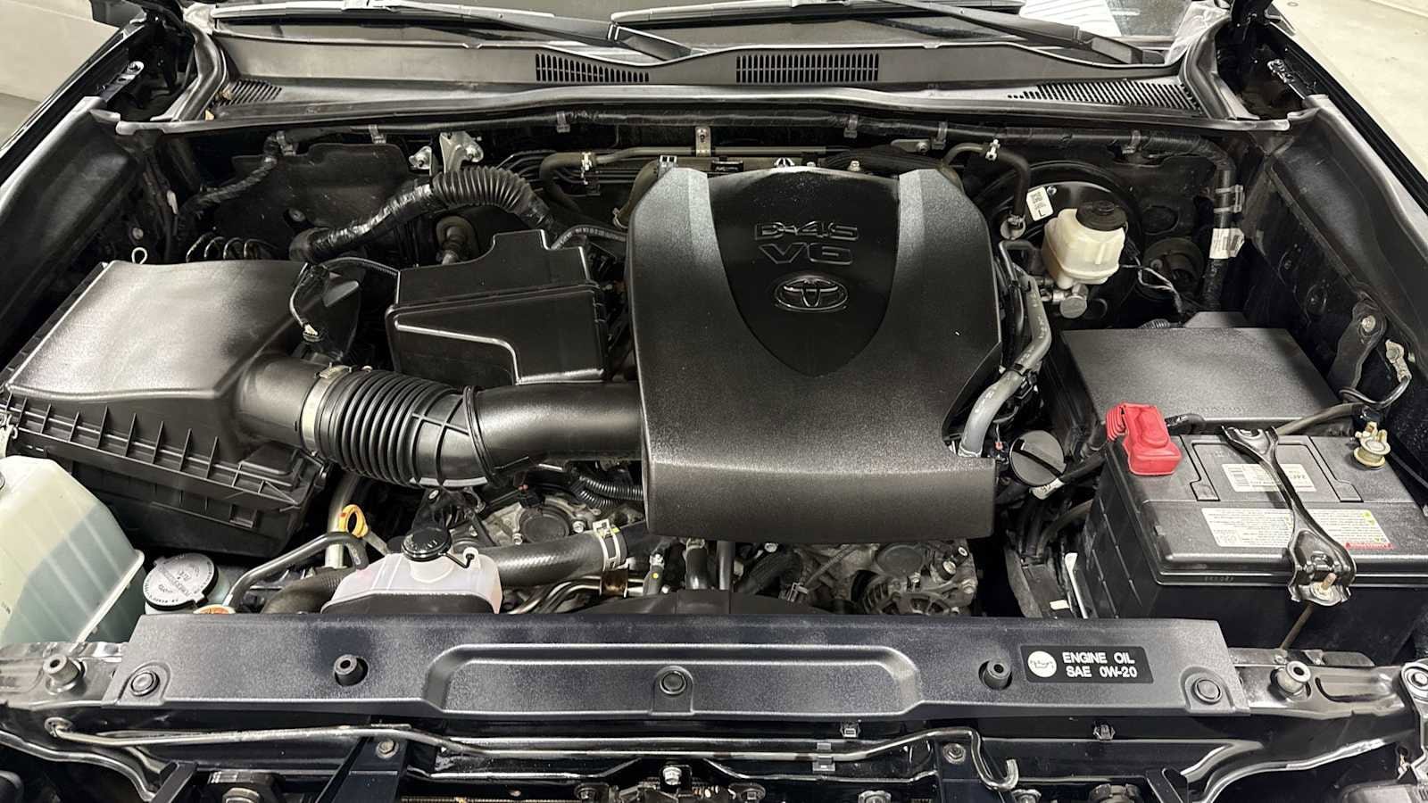 Thumbnail: 2018 Toyota Tacoma - 30