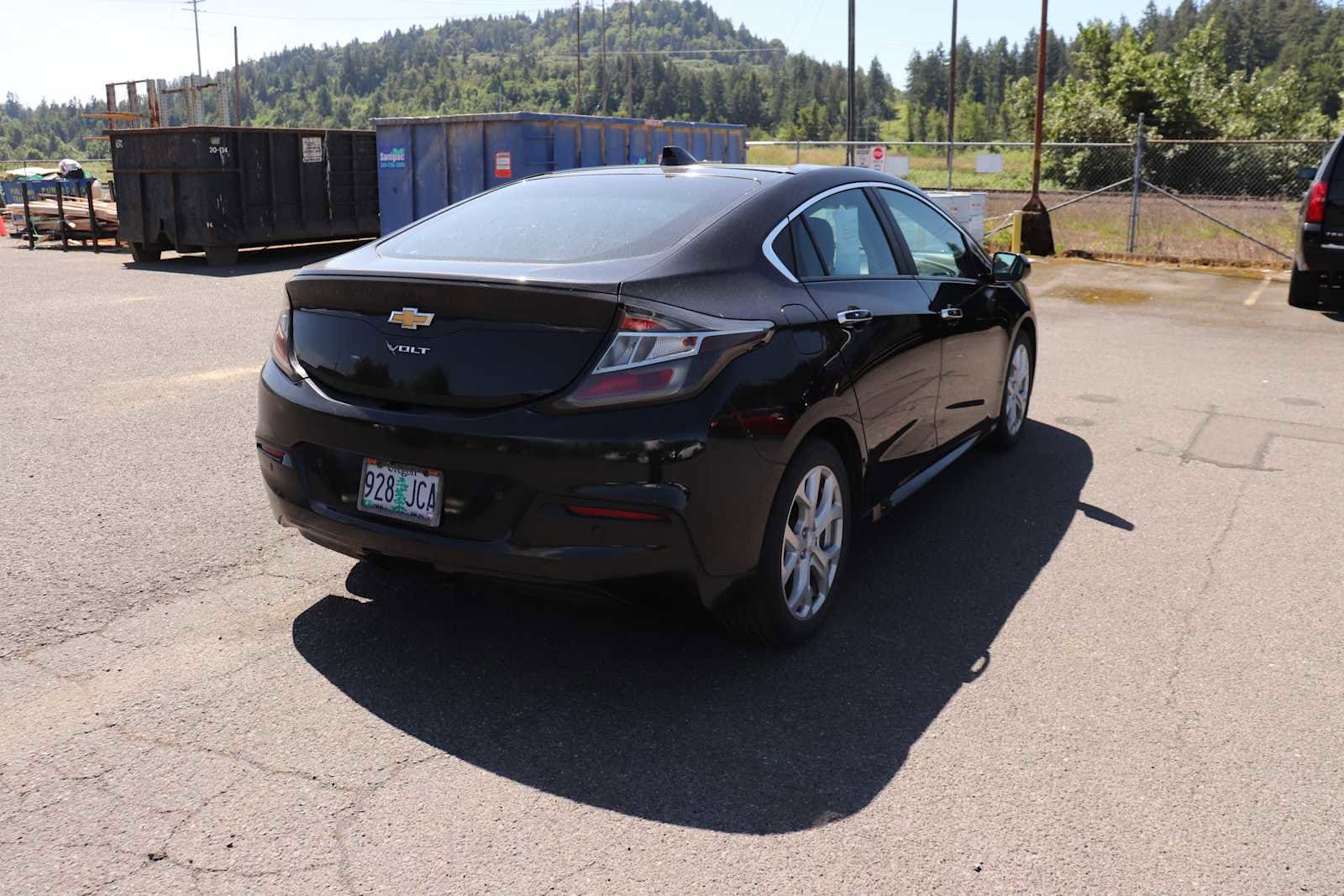 Thumbnail: 2016 Chevrolet Volt - 5
