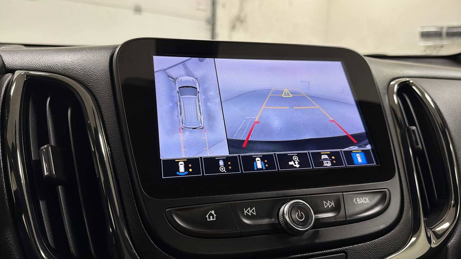 Thumbnail: 2022 Chevrolet Equinox - 19