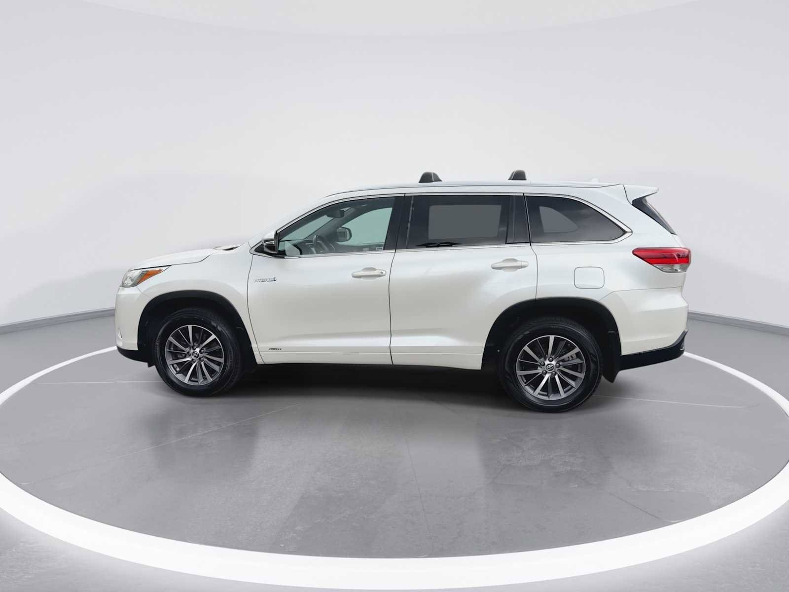 Thumbnail: 2017 Toyota Highlander - 5