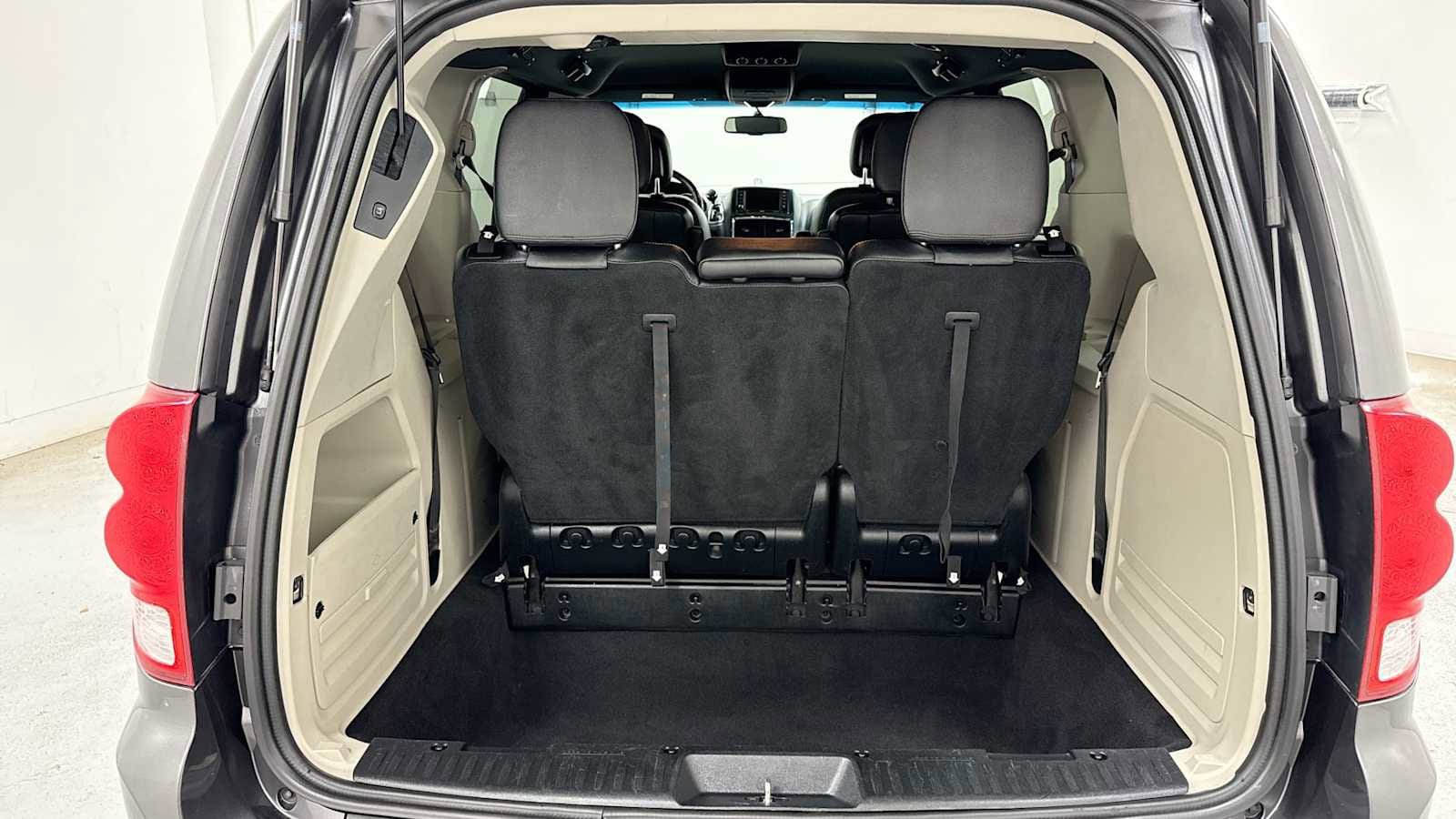 Thumbnail: 2018 Dodge Grand Caravan - 27