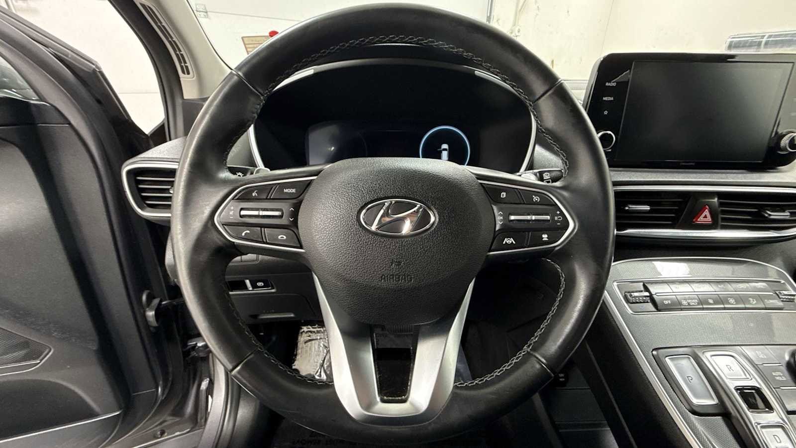 Thumbnail: 2022 Hyundai Santa Fe - 16