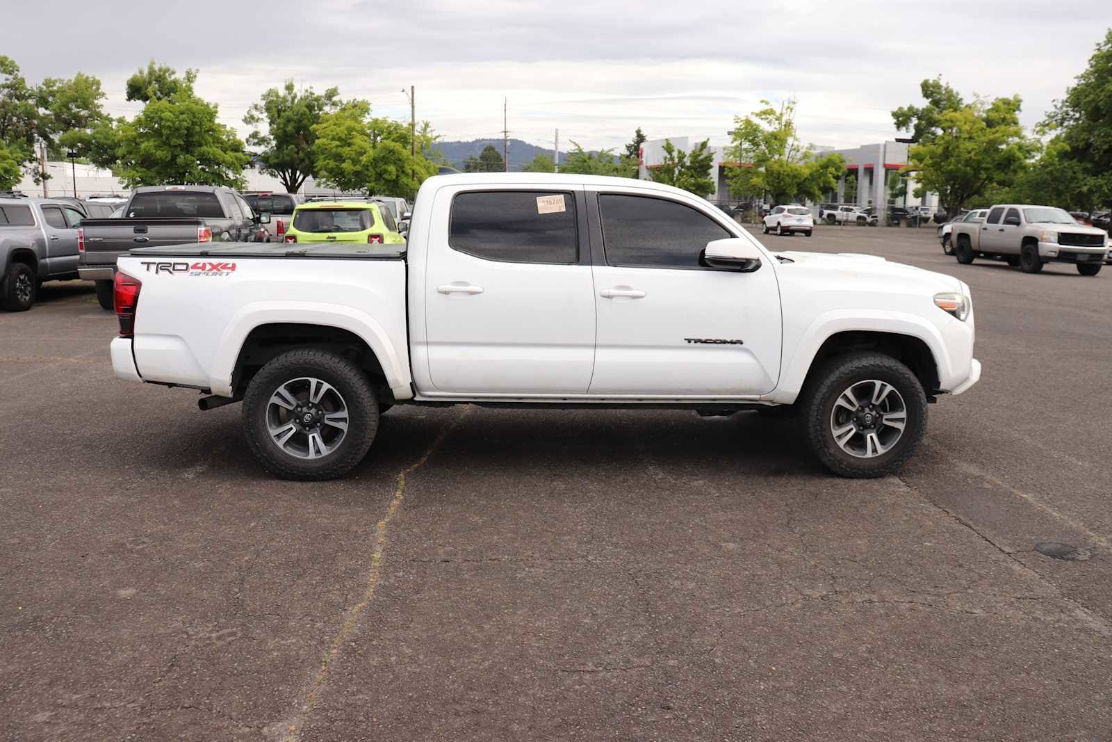 Thumbnail: 2019 Toyota Tacoma - 4