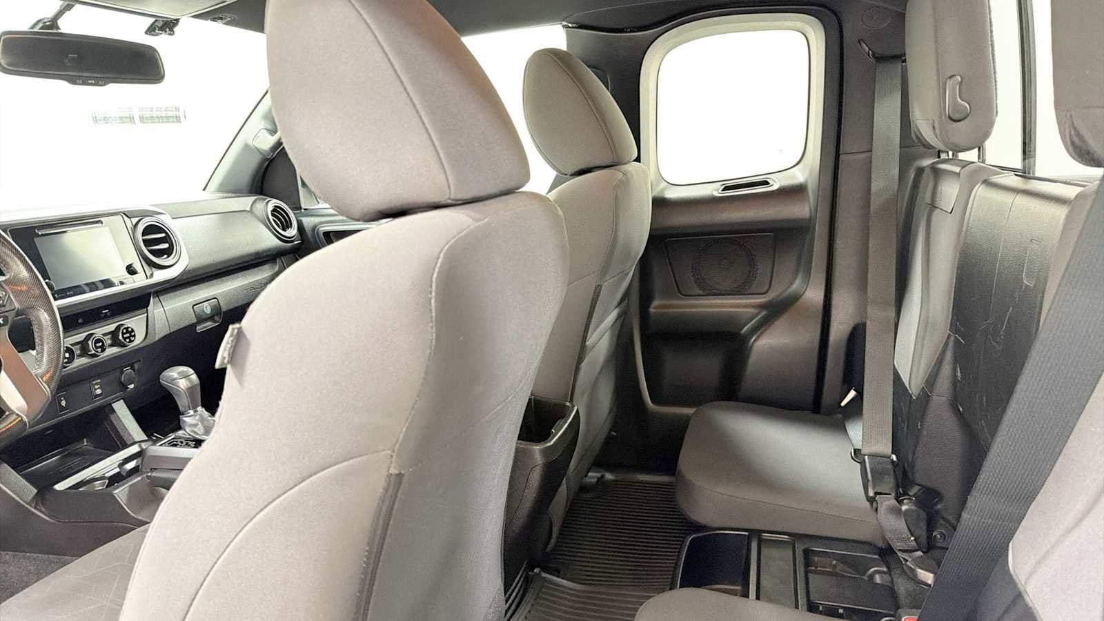 Thumbnail: 2016 Toyota Tacoma - 25