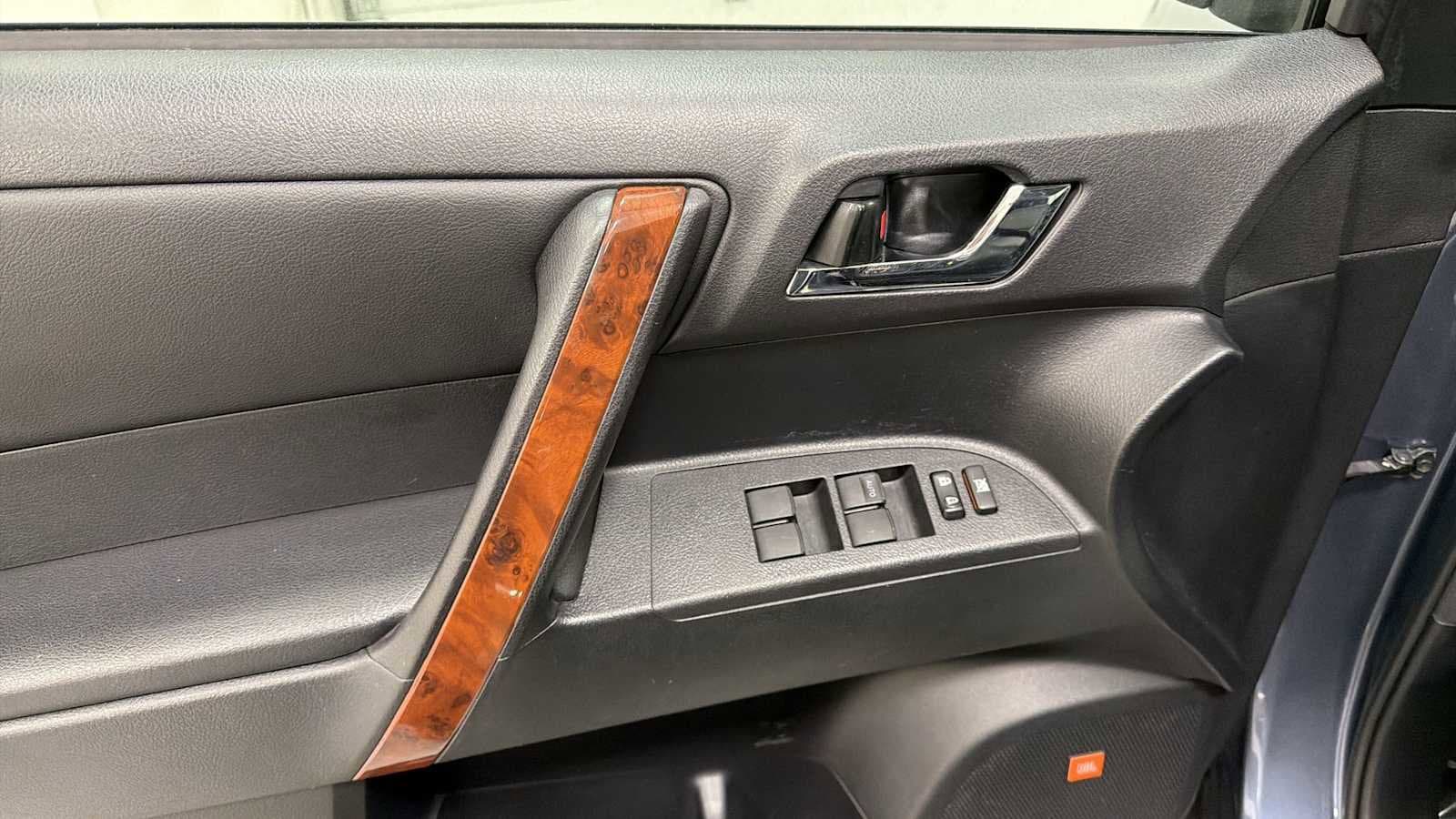 Thumbnail: 2011 Toyota Highlander - 15