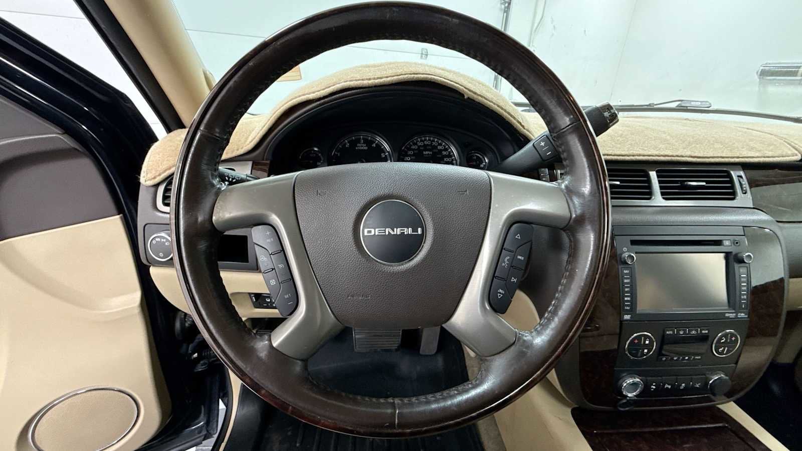 Thumbnail: 2014 GMC Yukon - 16
