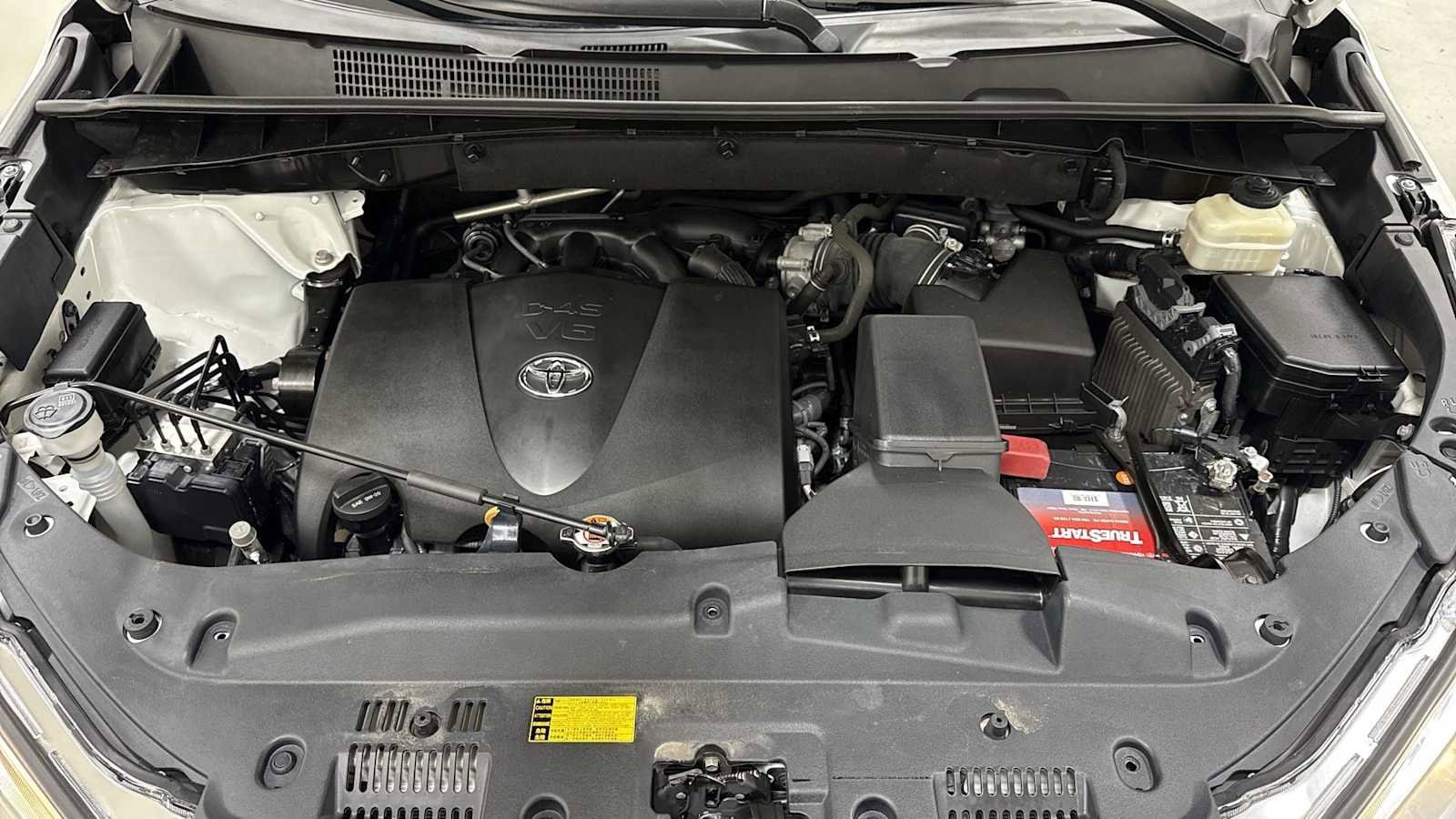 Thumbnail: 2019 Toyota Highlander - 32