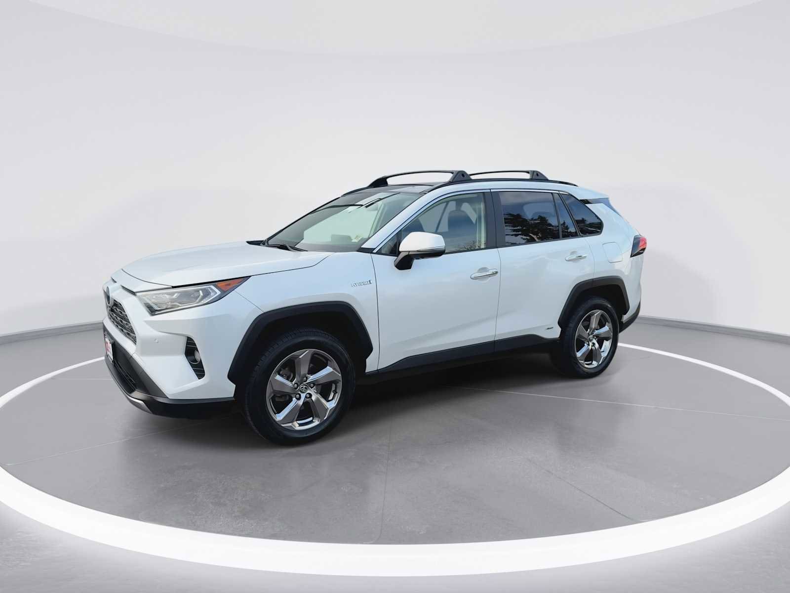 Thumbnail: 2020 Toyota RAV4 - 4