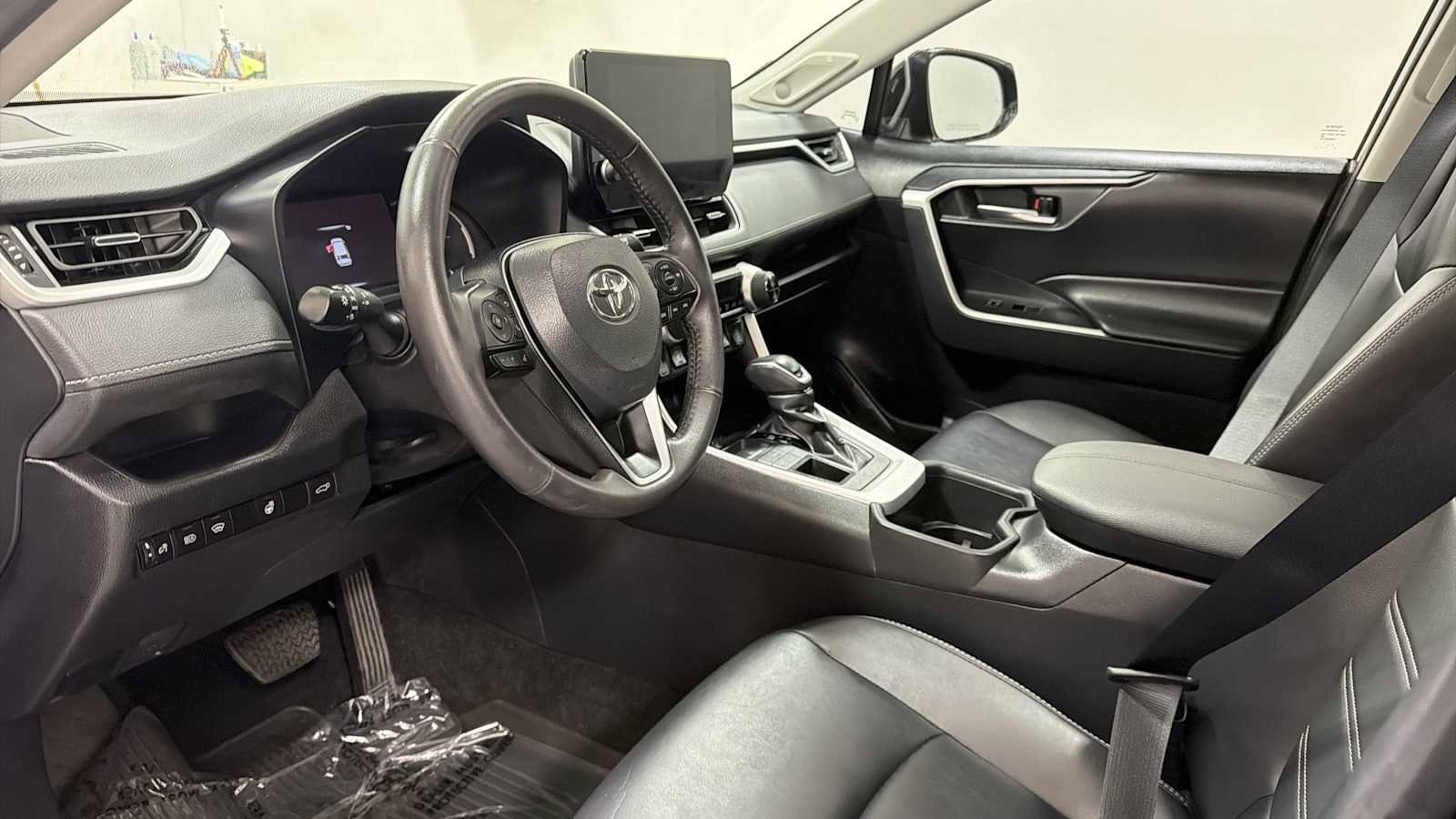 Thumbnail: 2024 Toyota RAV4 - 12