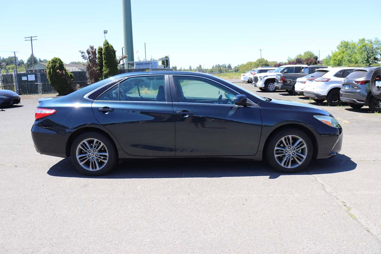 Thumbnail: 2016 Toyota Camry - 4