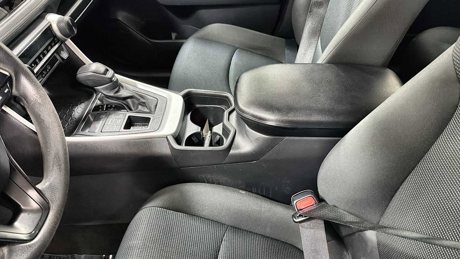 Thumbnail: 2021 Toyota RAV4 - 22