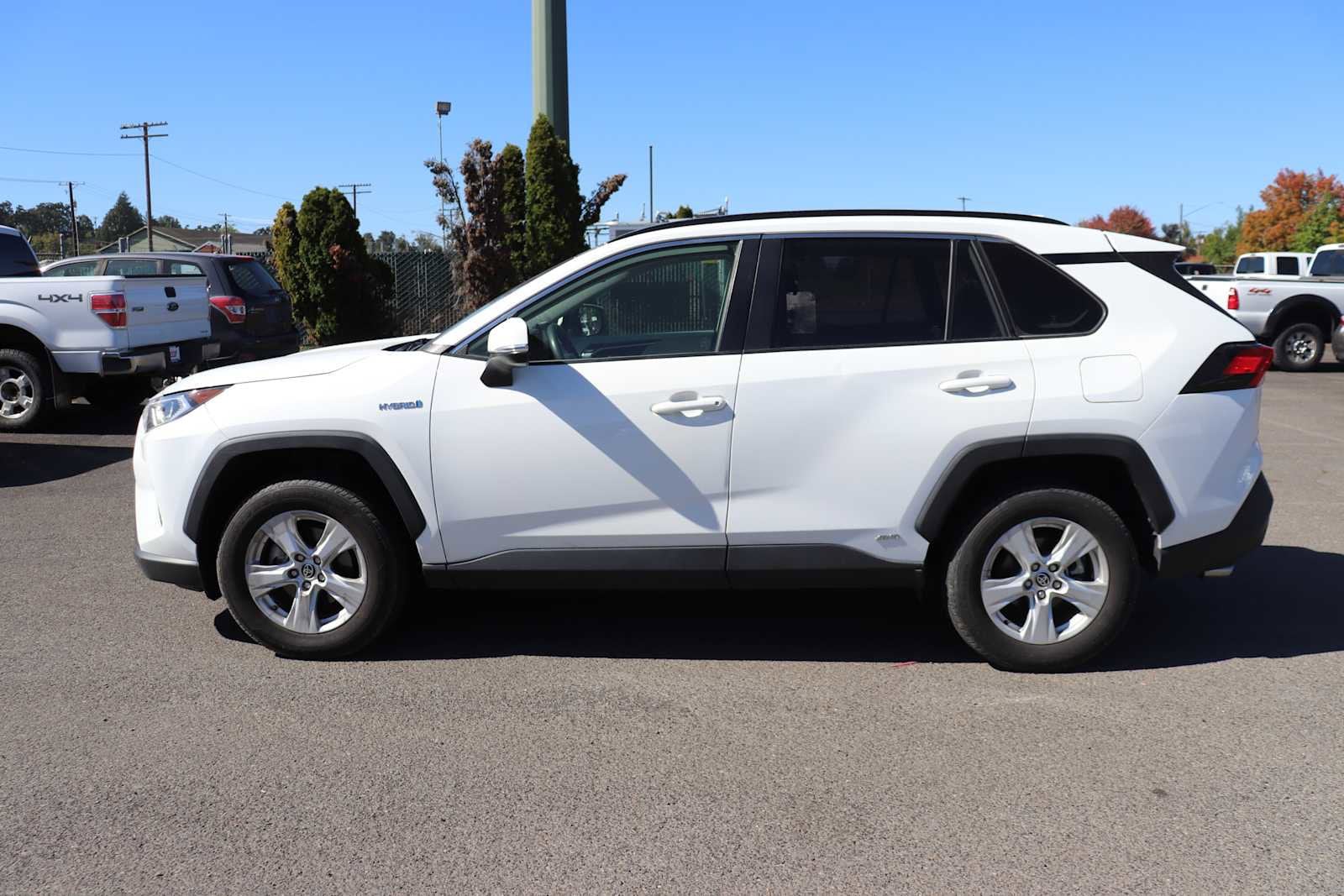Thumbnail: 2020 Toyota RAV4 - 8