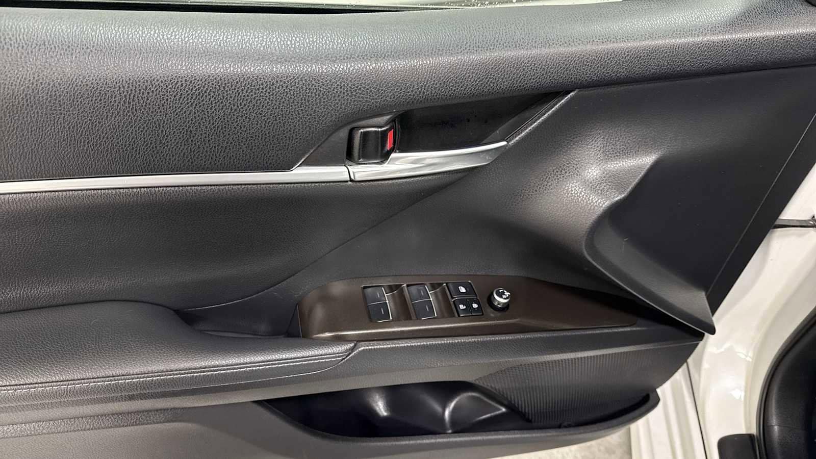 Thumbnail: 2023 Toyota Camry - 15