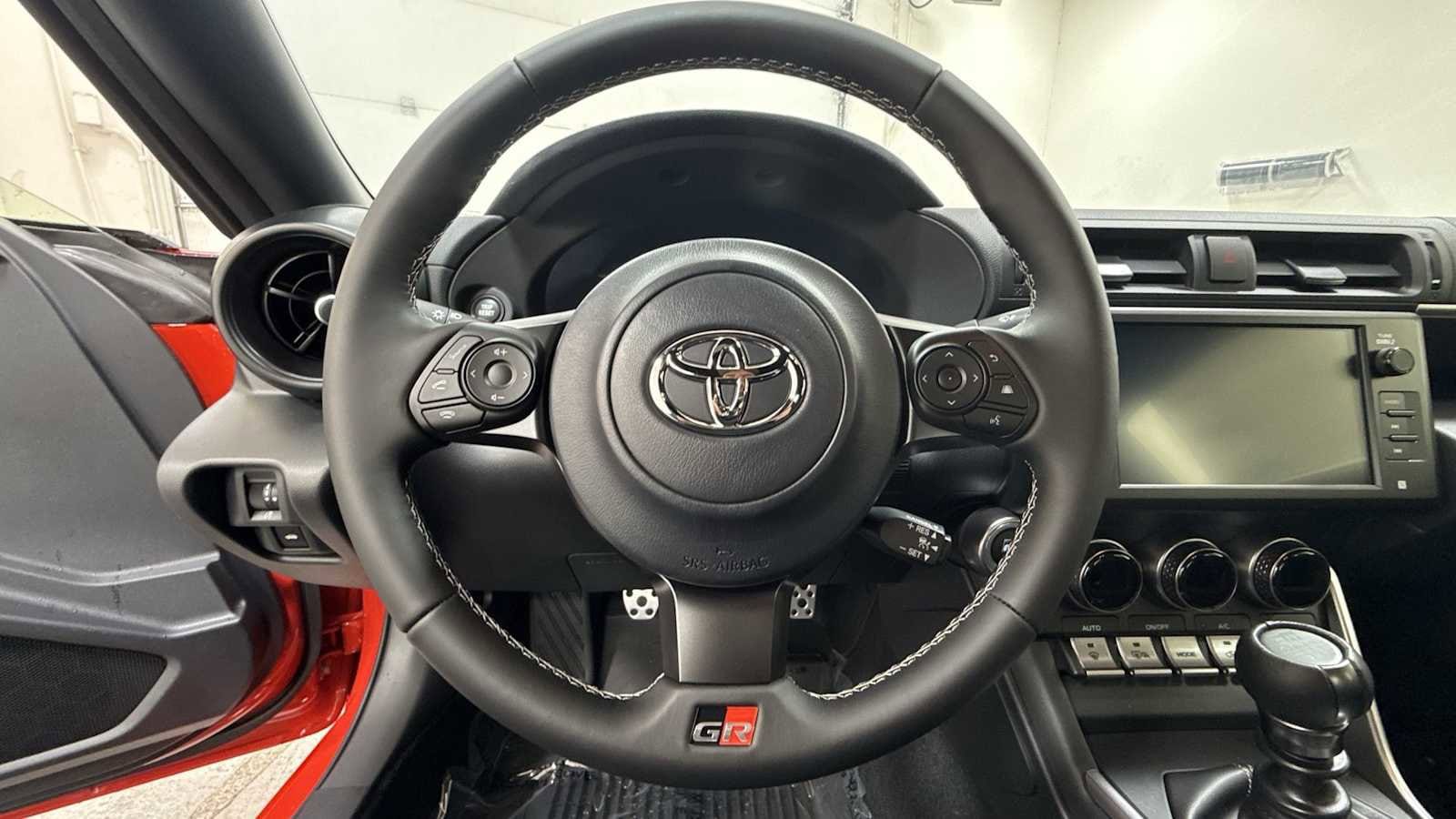 Thumbnail: 2025 Toyota GR86 - 16