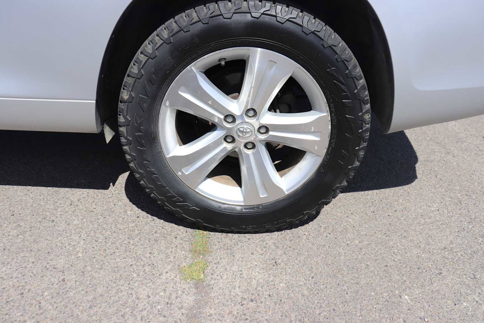 Thumbnail: 2009 Toyota Highlander - 9