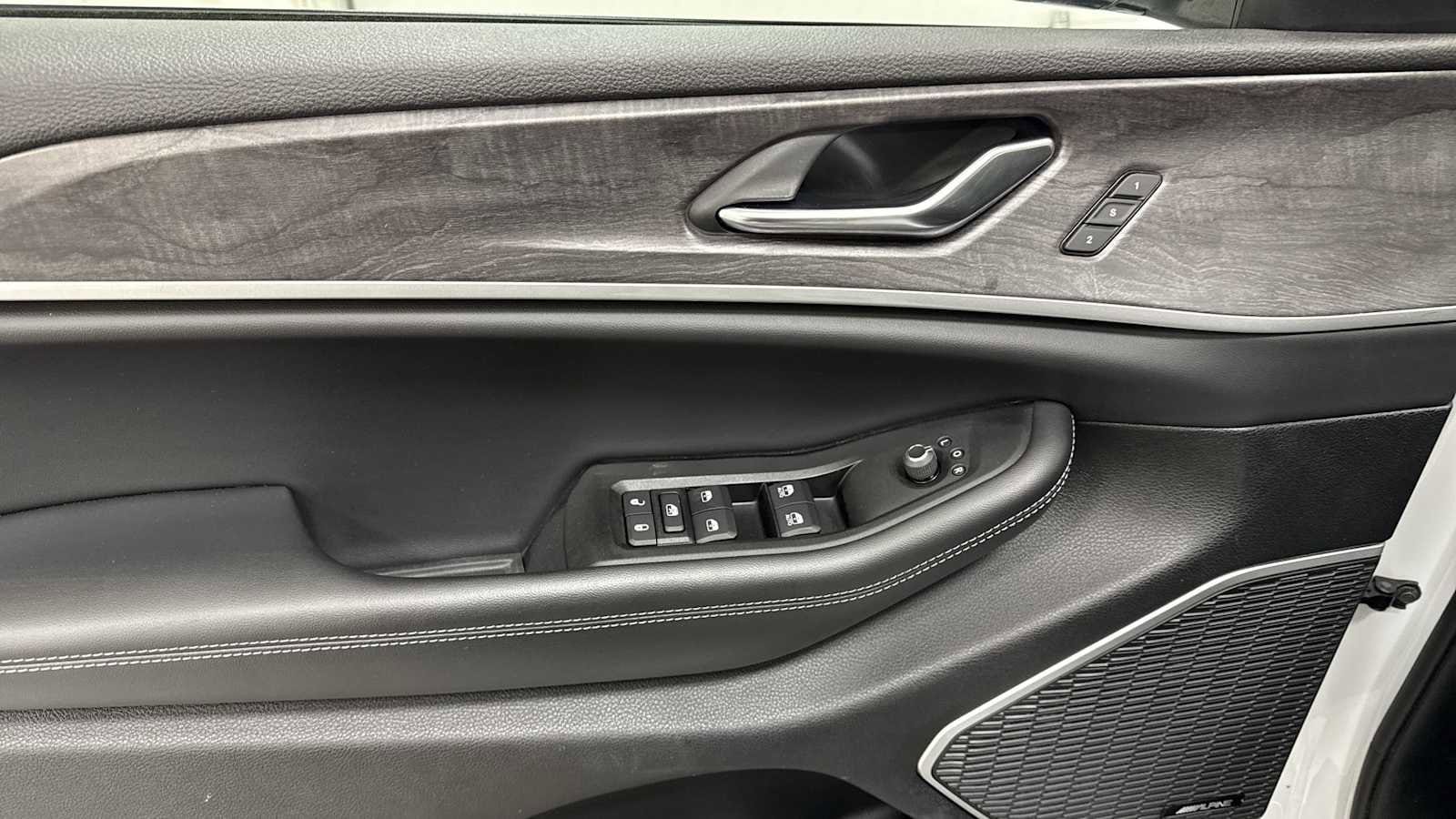 Thumbnail: 2021 Jeep Grand Cherokee L - 15