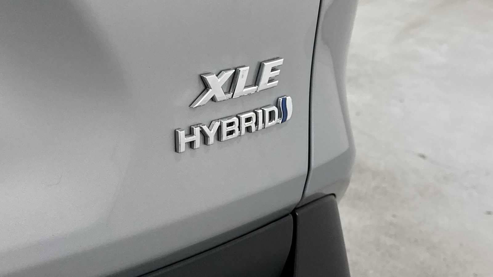 Thumbnail: 2021 Toyota RAV4 - 27