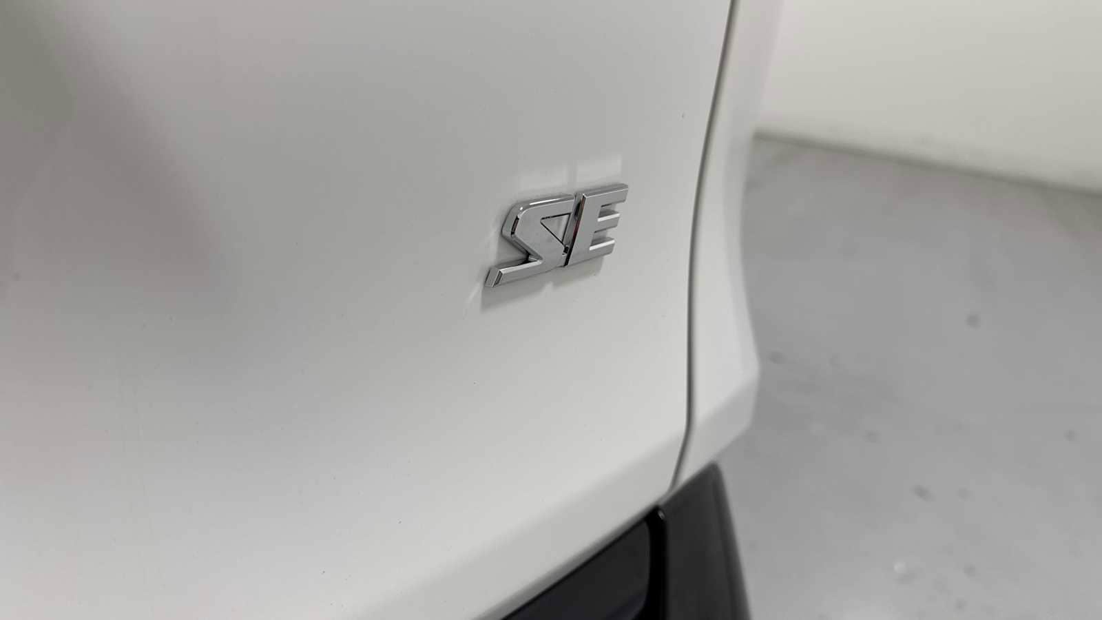 Thumbnail: 2021 Toyota RAV4 - 27