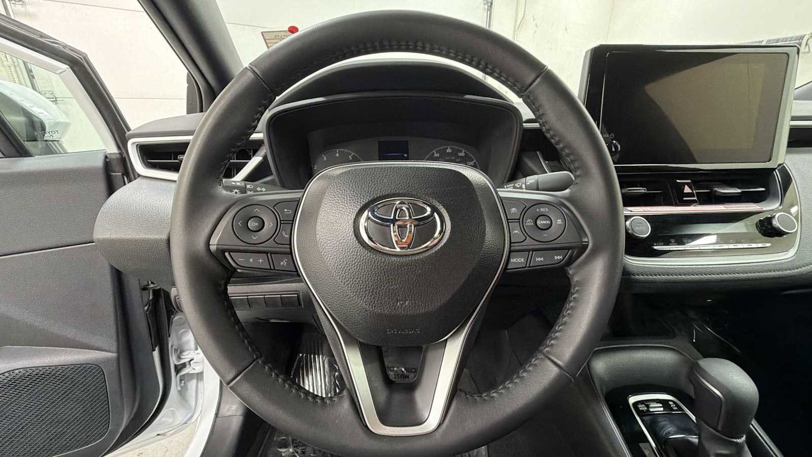 Thumbnail: 2025 Toyota Corolla - 16