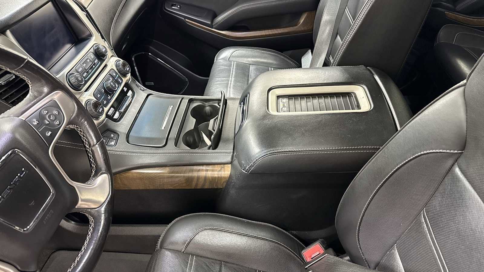 Thumbnail: 2018 GMC Yukon - 23