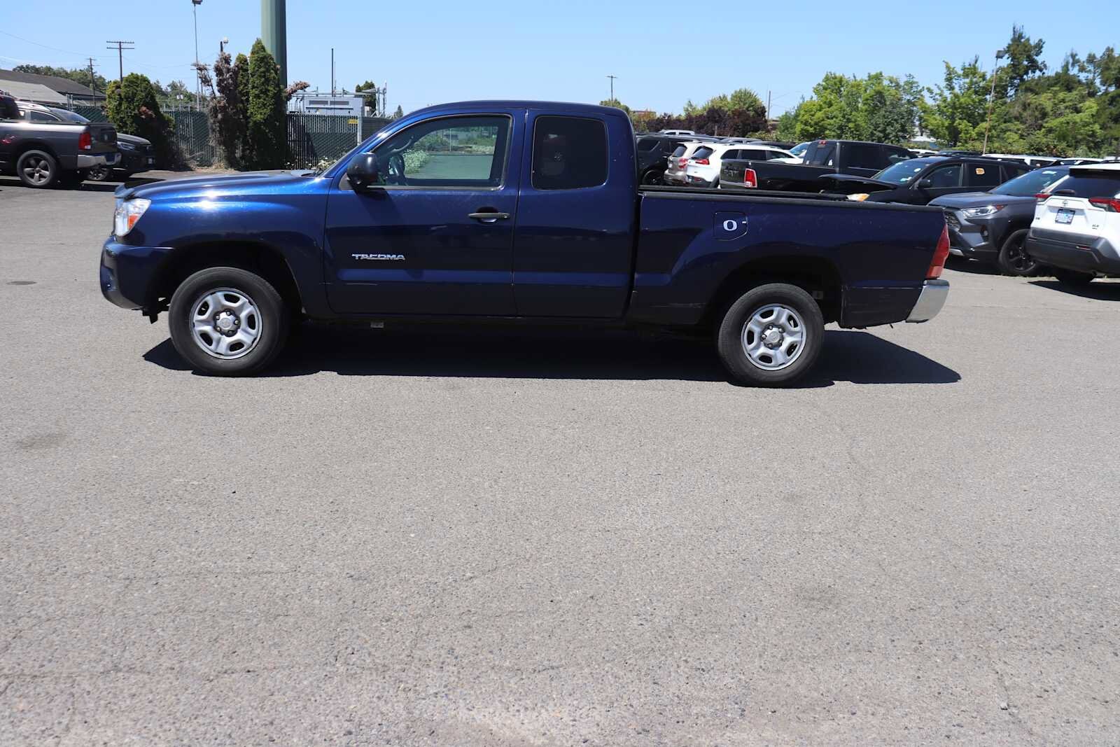 Thumbnail: 2013 Toyota Tacoma - 8
