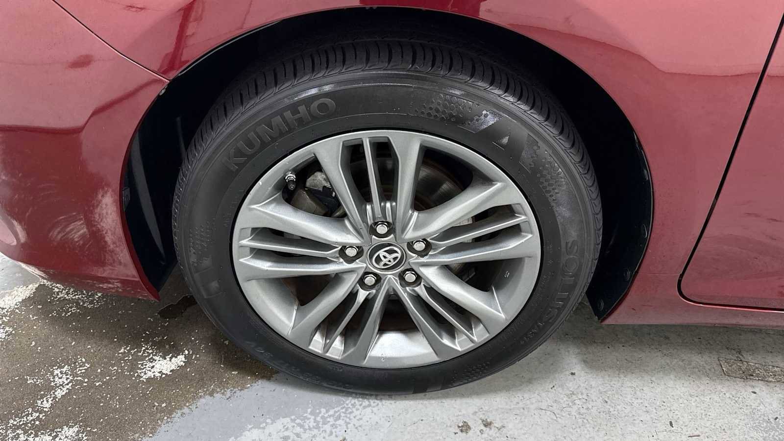 Thumbnail: 2017 Toyota Camry - 10