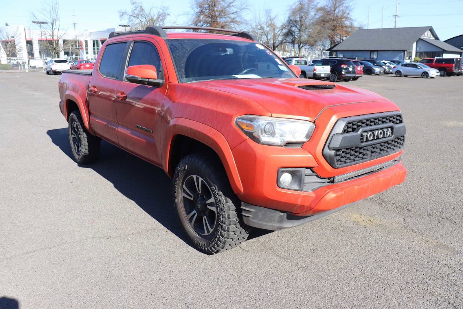 Thumbnail: 2018 Toyota Tacoma - 3
