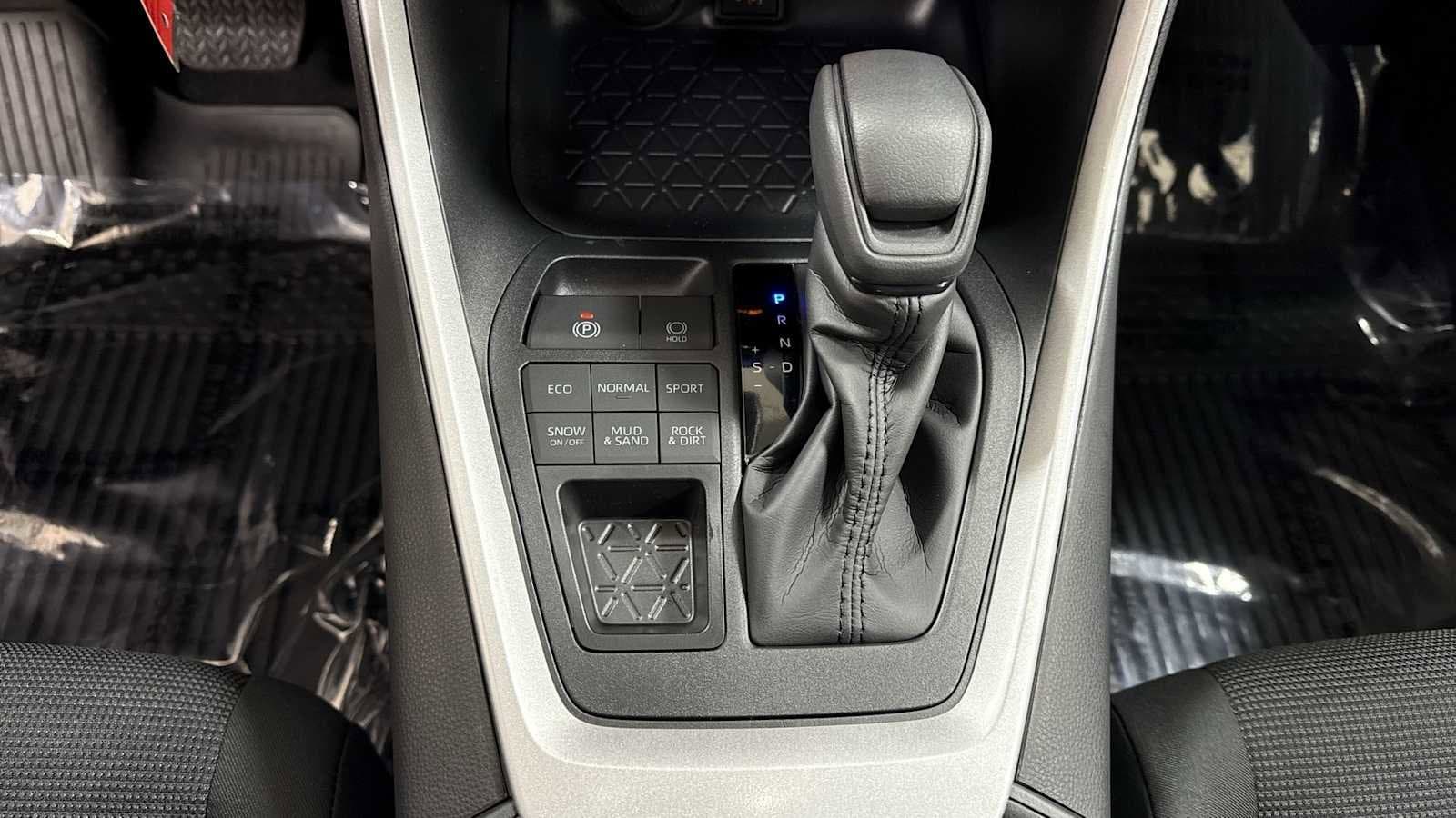 Thumbnail: 2025 Toyota RAV4 - 22