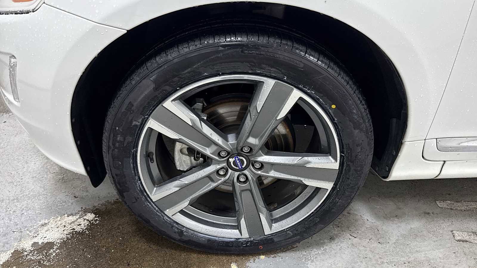 Thumbnail: 2017 Volvo XC60 - 10