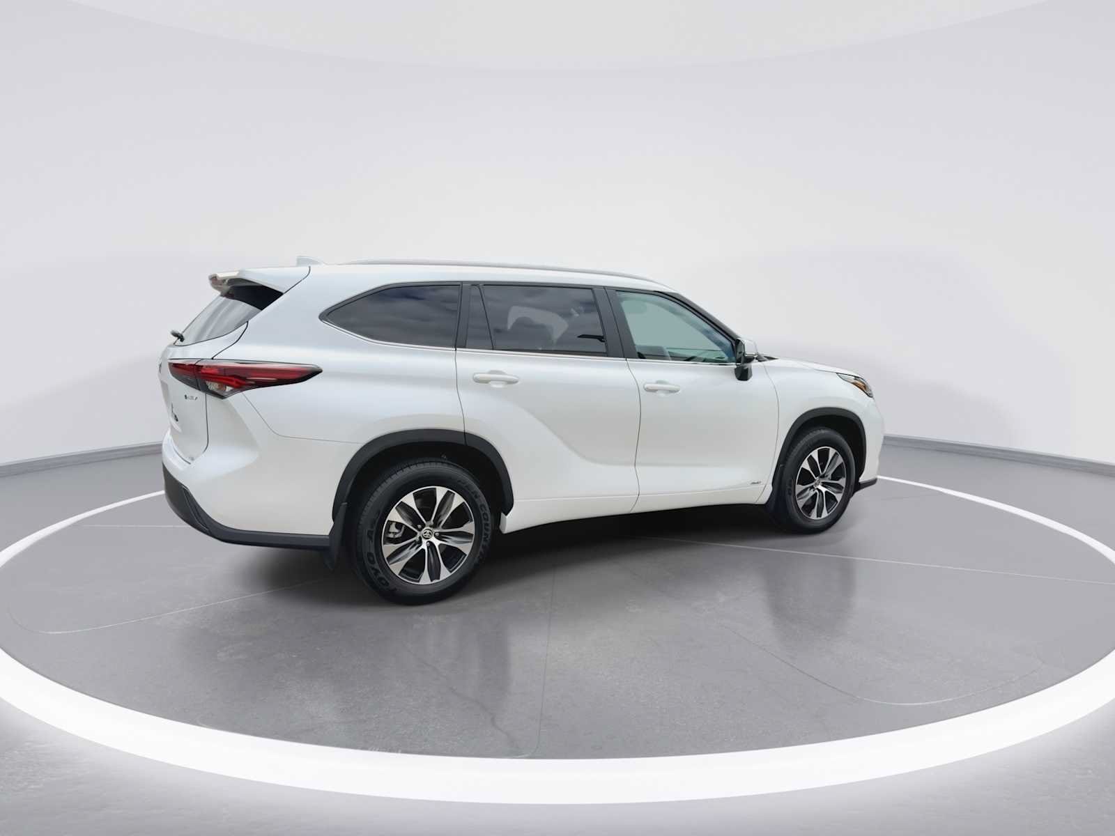 Thumbnail: 2026 Toyota Highlander - 8