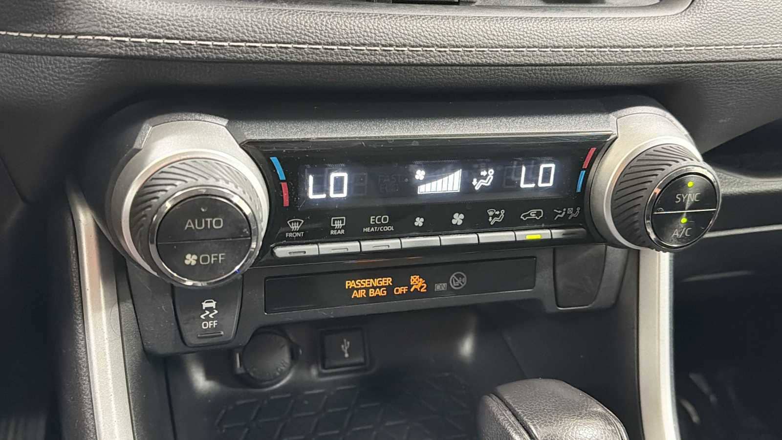 Thumbnail: 2021 Toyota RAV4 - 20
