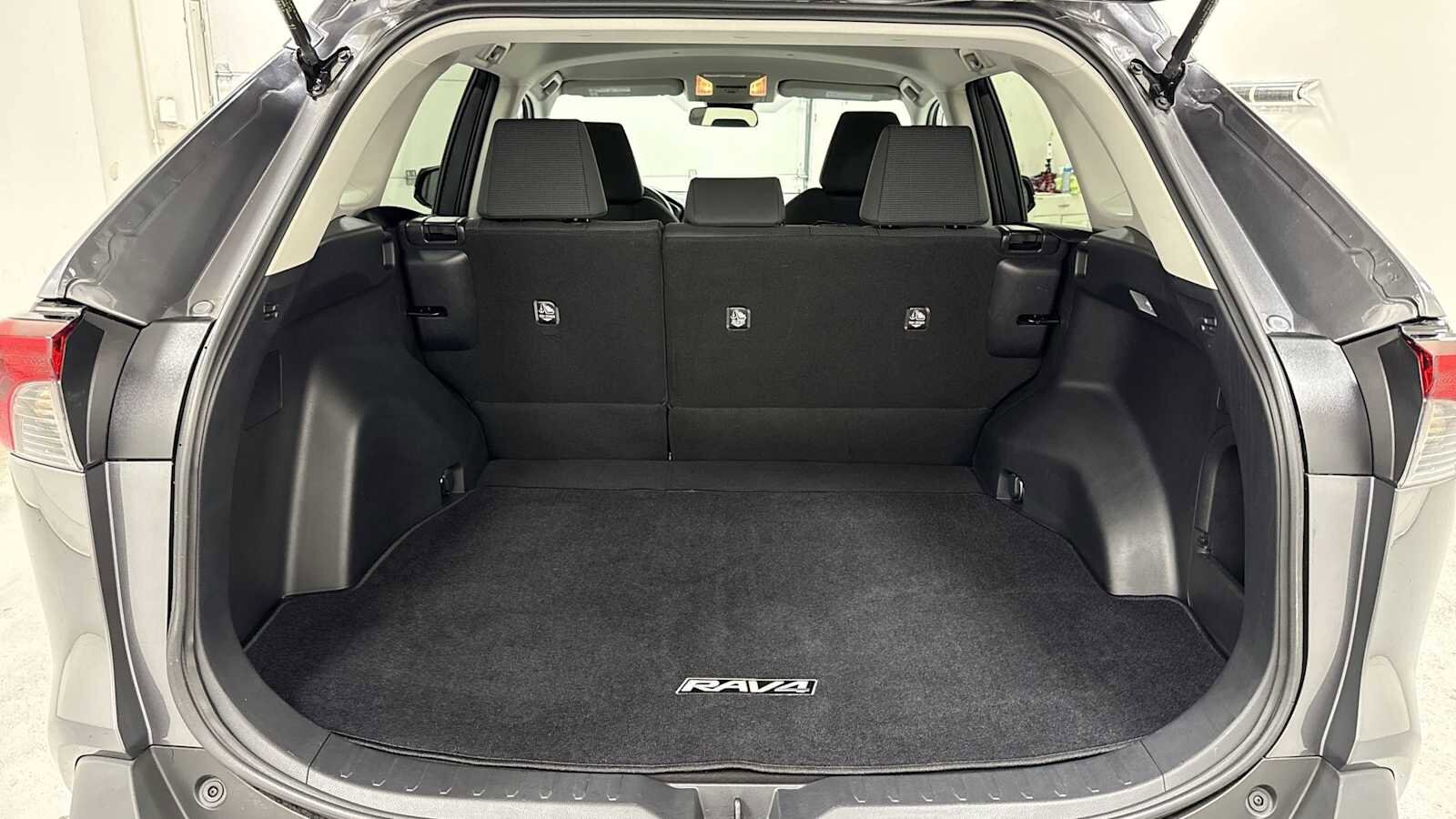 Thumbnail: 2021 Toyota RAV4 - 26