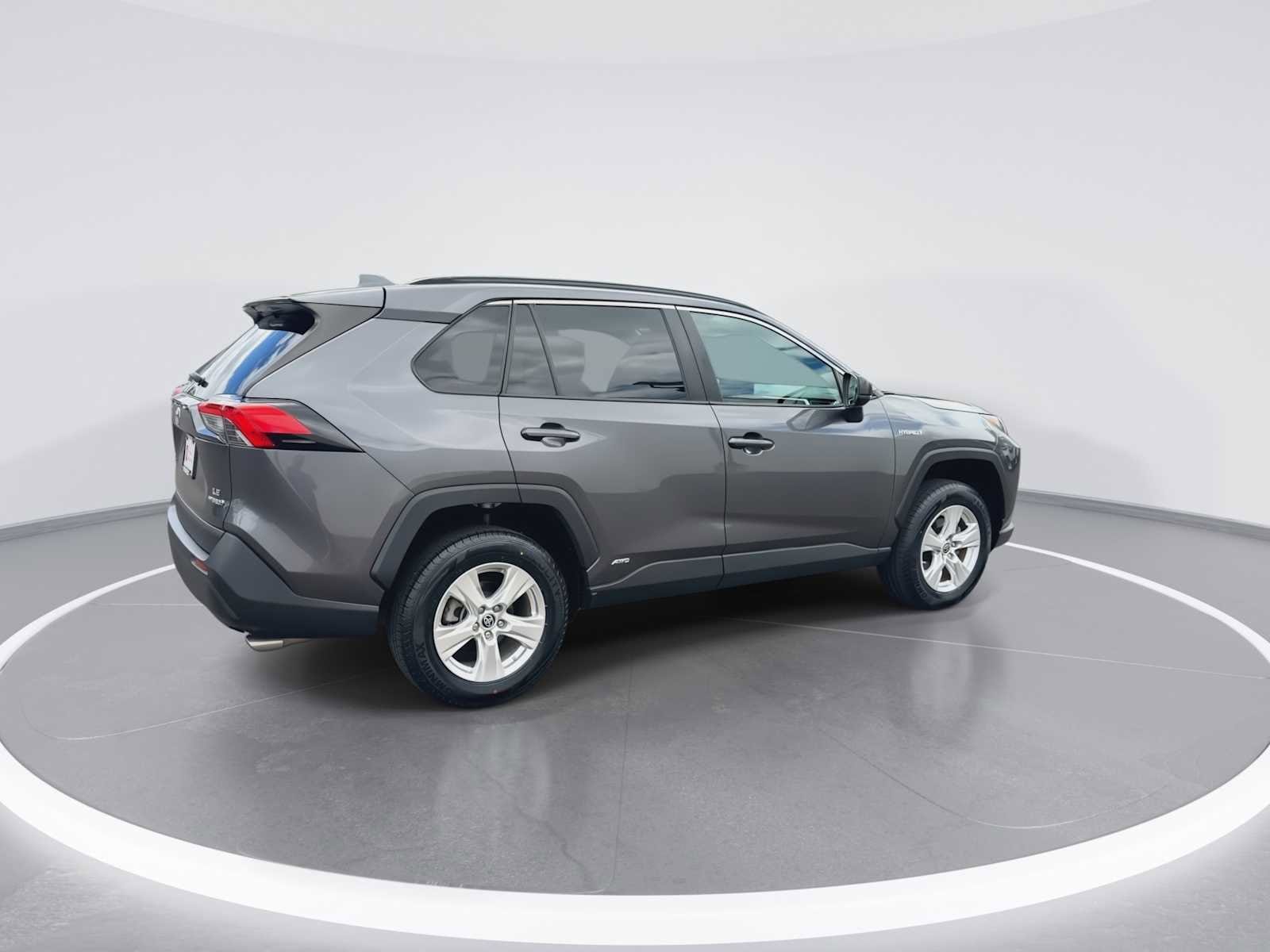 Thumbnail: 2021 Toyota RAV4 - 8
