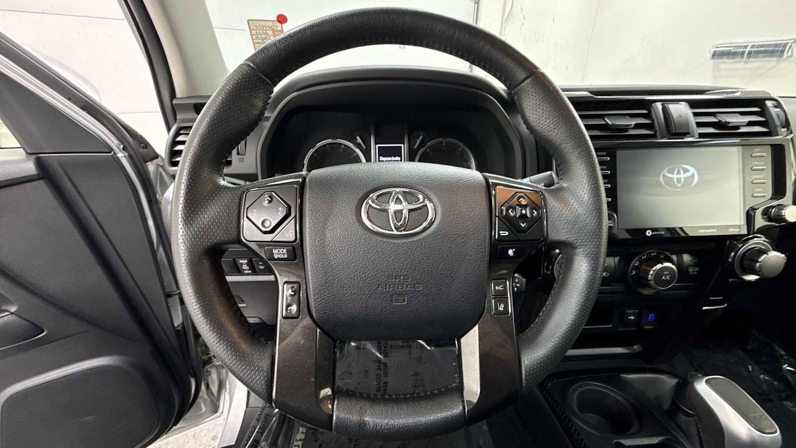 Thumbnail: 2022 Toyota 4Runner - 16