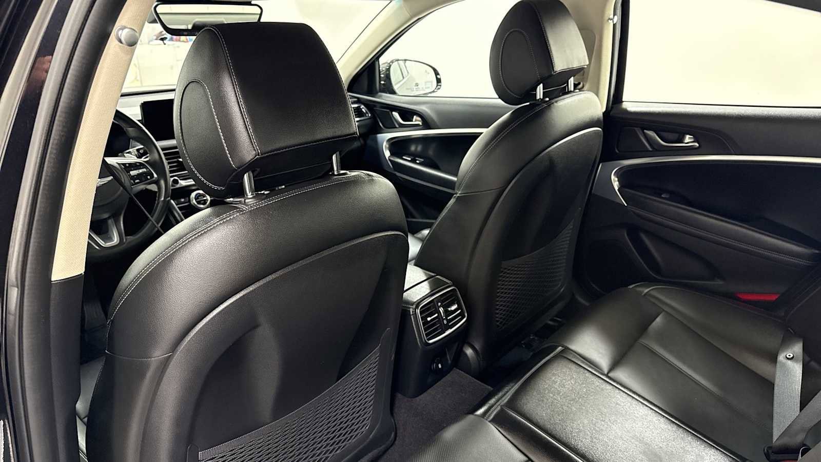 Thumbnail: 2022 Genesis G70 - 25