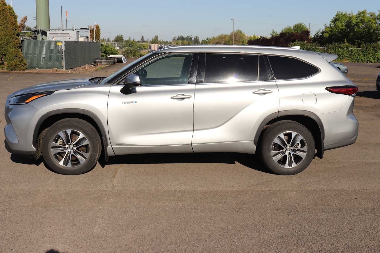 Thumbnail: 2021 Toyota Highlander - 7