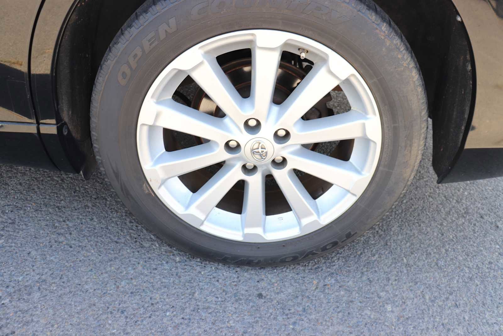 Thumbnail: 2011 Toyota Venza - 9