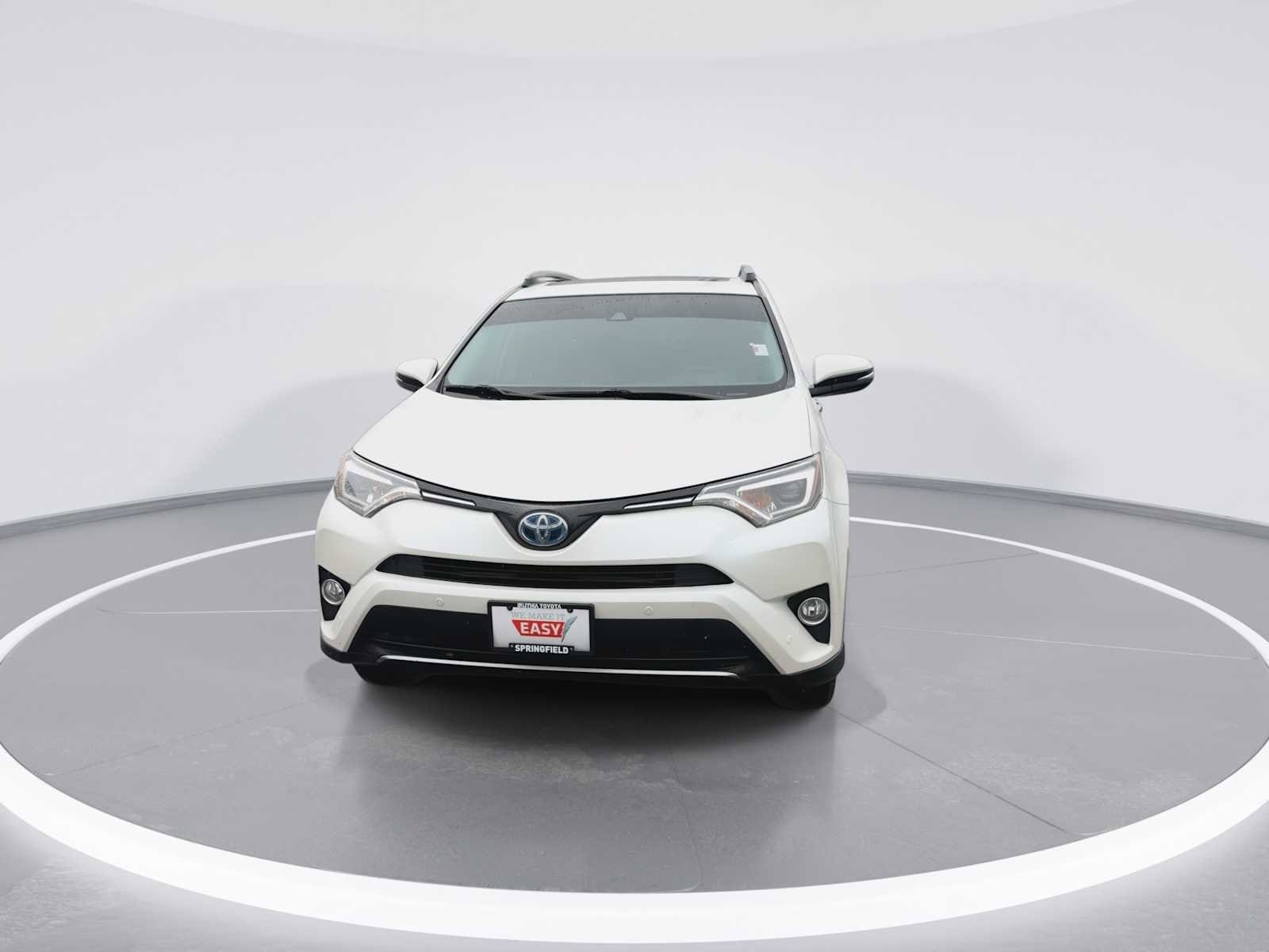 Thumbnail: 2017 Toyota RAV4 - 3