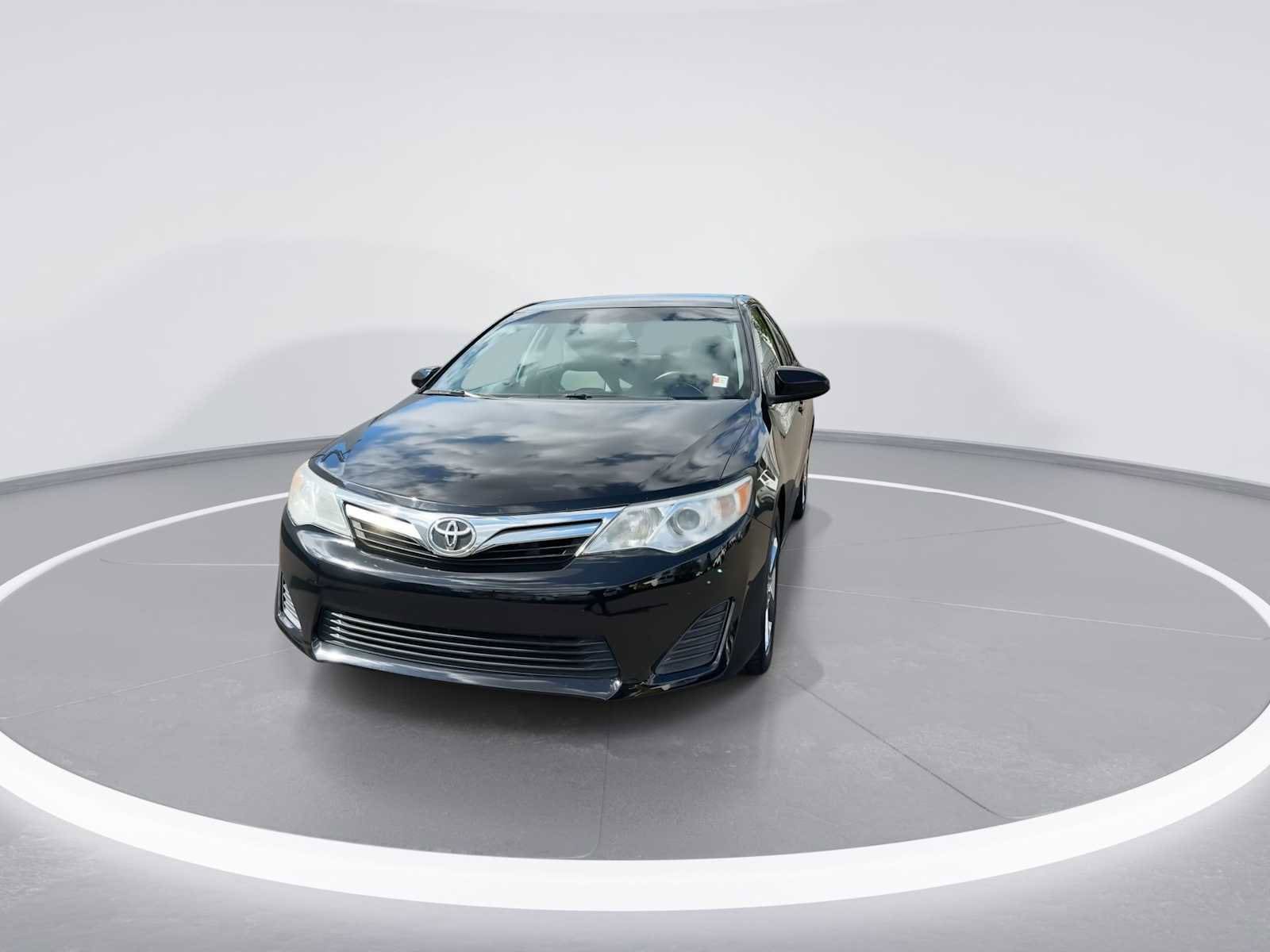 2014 Toyota Camry LE 3