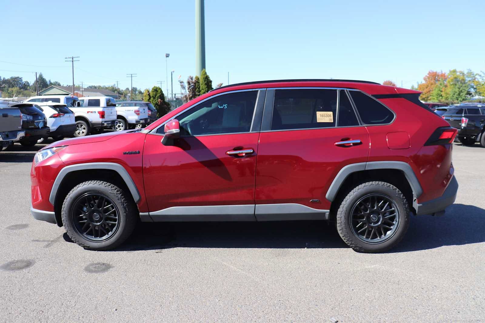 Thumbnail: 2021 Toyota RAV4 - 8