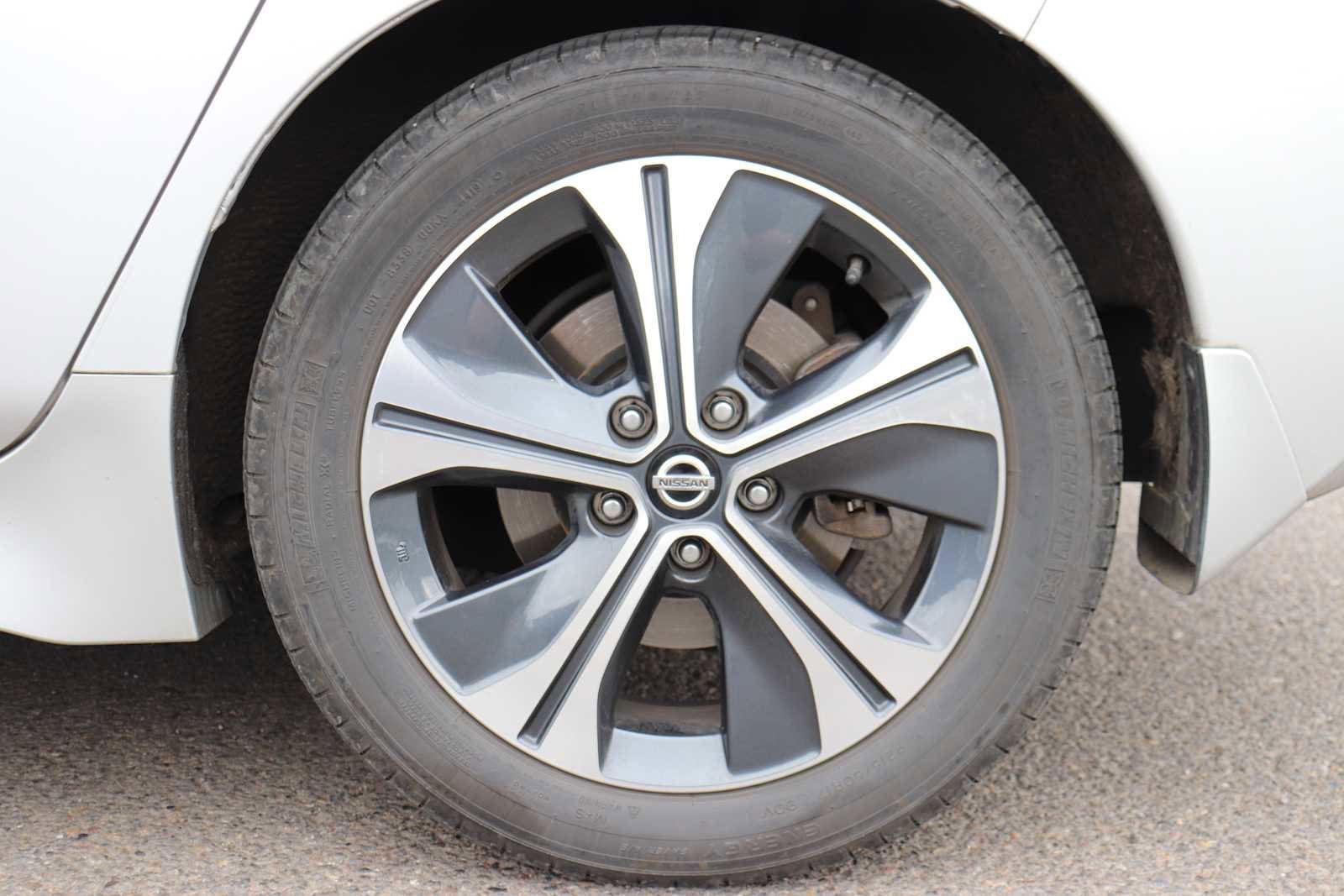 Thumbnail: 2020 Nissan Leaf - 9