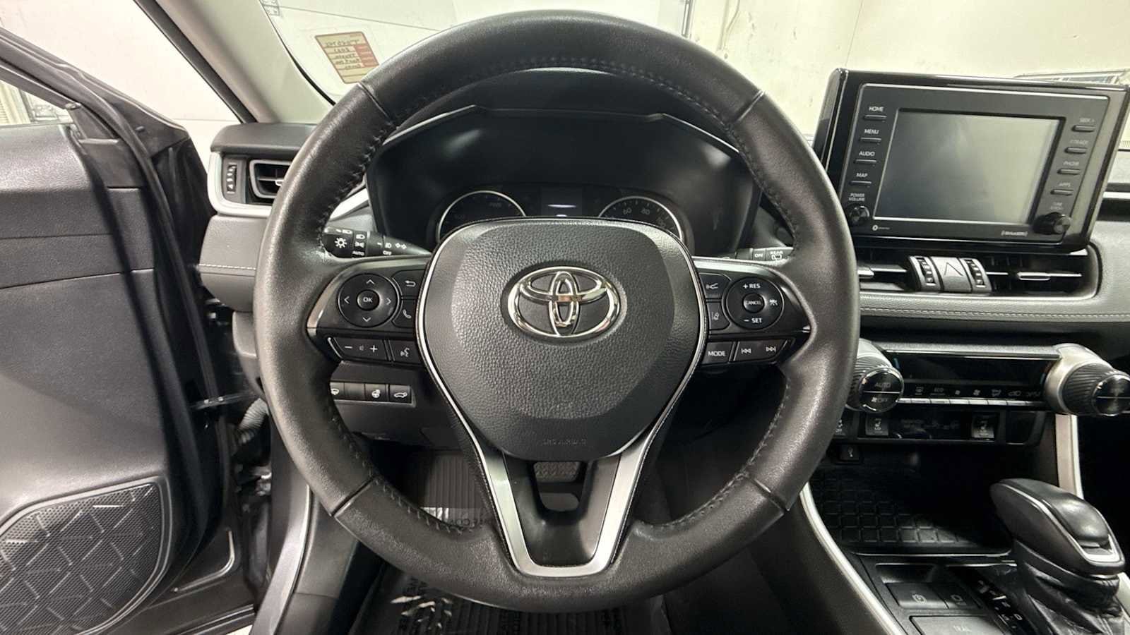 Thumbnail: 2021 Toyota RAV4 - 16