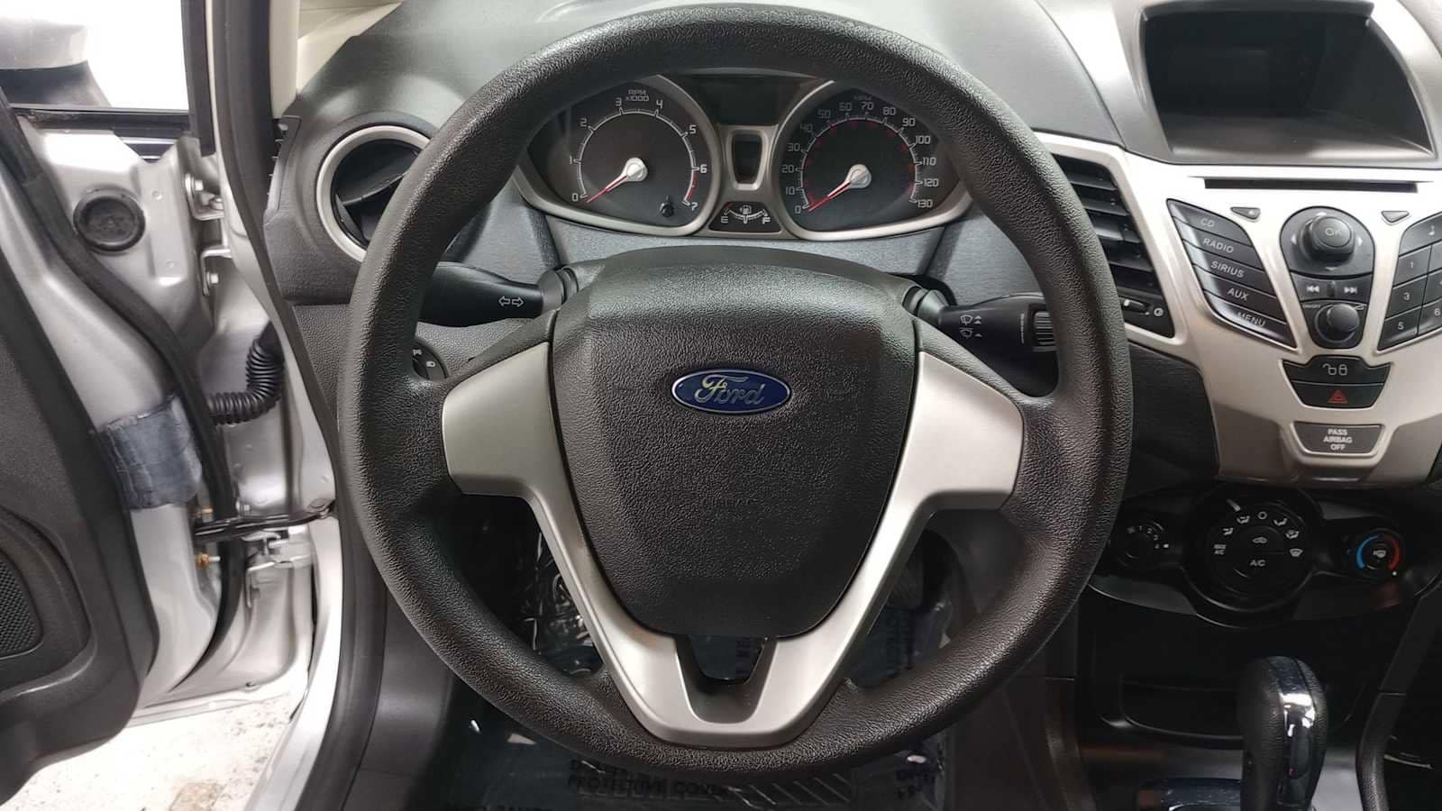 Thumbnail: 2011 Ford Fiesta - 16