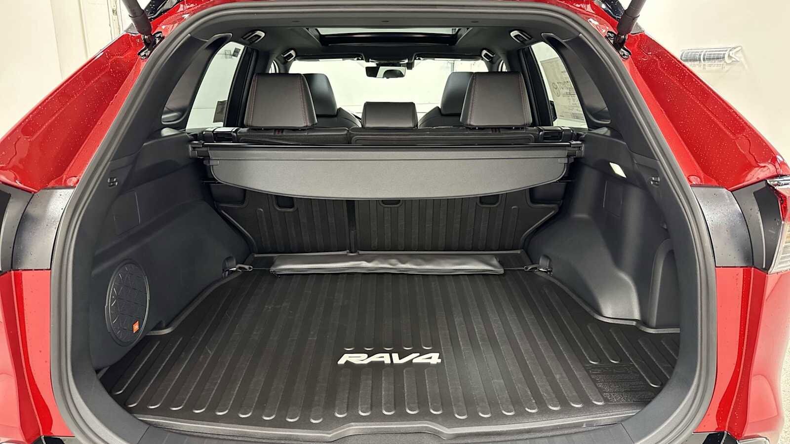 Thumbnail: 2025 Toyota RAV4 - 28