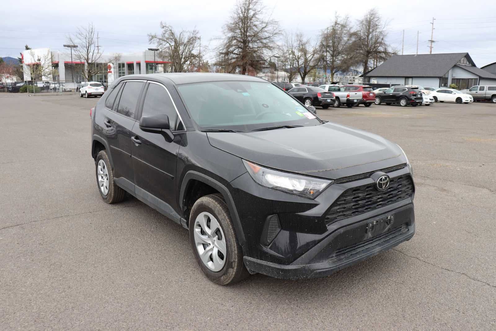 Thumbnail: 2022 Toyota RAV4 - 3