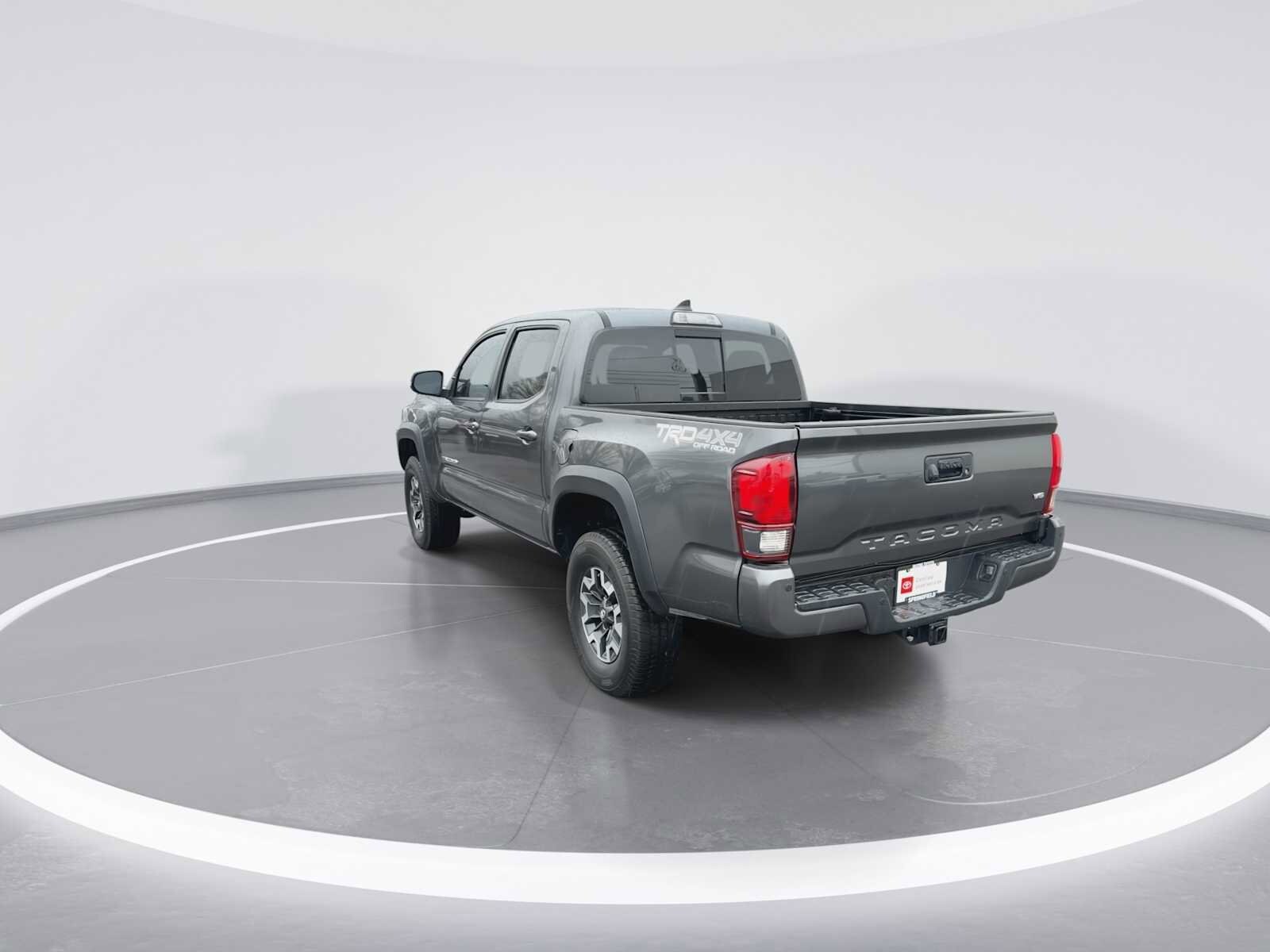 Thumbnail: 2019 Toyota Tacoma - 6