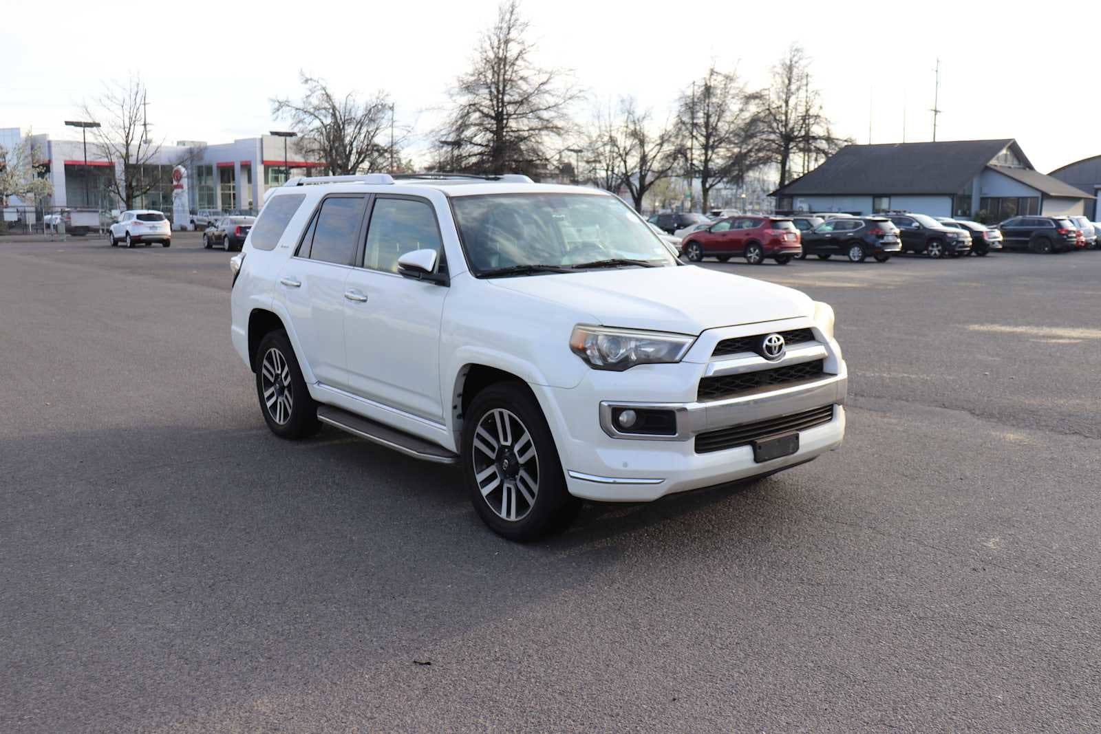 Thumbnail: 2015 Toyota 4Runner - 3
