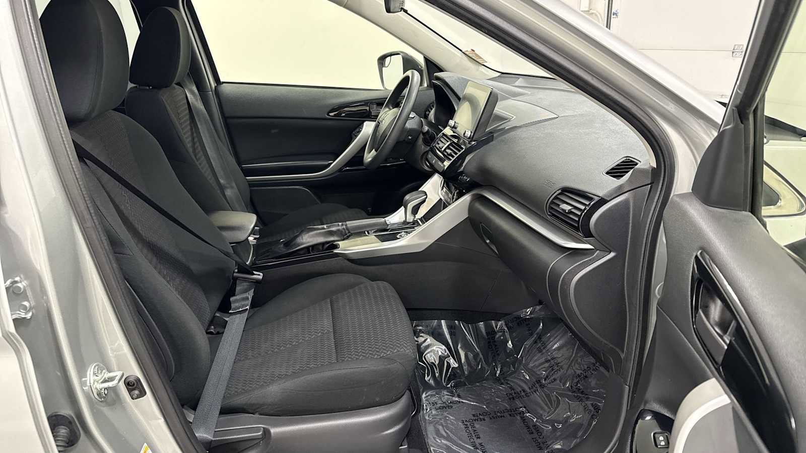 Thumbnail: 2023 Mitsubishi Eclipse Cross - 28