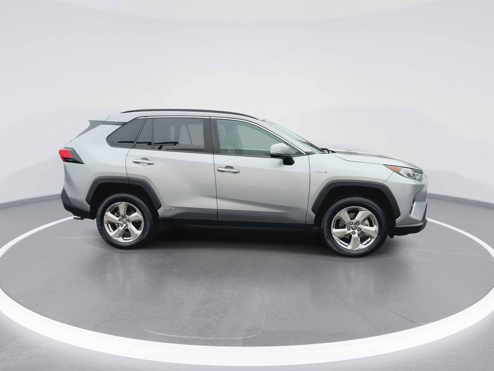 Thumbnail: 2021 Toyota RAV4 - 9
